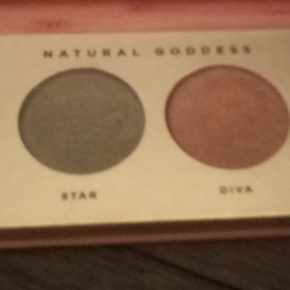 Makeup bundle - Picture 7 of 8